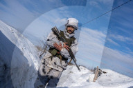 NEWS - Konflikt in der Ukraine: Soldaten im Donbass