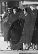 THREE QUEENS AND THE PRINCESS AWAIT  ARRIVAL OF KING'S CORTEGE 11-2-52      PHOTO SHOWS :- Sadly awaiting the  arrival of the King ‘s coffin at Westminster  Hall this afternoon, were, left to right:-      Queen Elizabeth II, Queen Mary ,The Queen Mother 