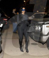PEOPLE - Kanye West geht abends aus mit Kim Kardashian-Lookalike Chaney Jones