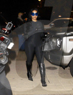 PEOPLE - Kanye West geht abends aus mit Kim Kardashian-Lookalike Chaney Jones