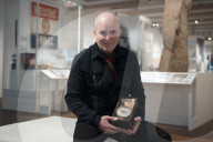 Family of Aberfan rescuer give stopped clock to Welsh museum. School clock recovered from the rubble 55 years ago will be put on display in Cardif.