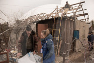 NEWS - Ukraine: Artillerieeinschläge in der Stadt Stanytsia Luhanska
