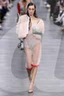 PEOPLE - Bella Hadid läuft über den Laufsteg bei der Fendi-Show in Mailand