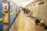 NEWS - Ukraine-Konflikt: Ukrainer nutzen Kiewer U-Bahn und Bahnhof als Luftschutzbunker
