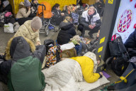 NEWS - Ukraine-Konflikt: Ukrainer nutzen Kiewer U-Bahn und Bahnhof als Luftschutzbunker