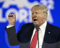 NEWS -  Donald Trump spricht auf der Conservative Political Action Conference in Orlando