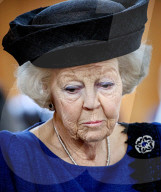 Beatrix nimmt an der Gedenkfeier zum 80. Jahrestag der Schlacht in der Javasee in Den Haag teil