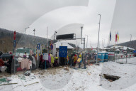 NEWS - Ukraine-Konflikt: Flüchtlinge am Grenzübergang Kroscienko - Polen