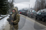 NEWS - Ukraine-Konflikt: Flüchtlinge am Grenzübergang Kroscienko - Polen