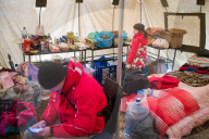 NEWS - Ukraine-Konflikt: Flüchtlinge am Grenzübergang Kroscienko - Polen
