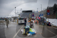 NEWS - Ukraine-Konflikt: Flüchtlinge am Grenzübergang Kroscienko - Polen