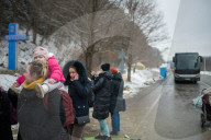 NEWS - Ukraine-Konflikt: Flüchtlinge am Grenzübergang Kroscienko - Polen