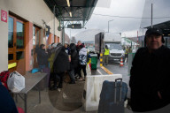 NEWS - Ukraine-Konflikt: Flüchtlinge am Grenzübergang Kroscienko - Polen