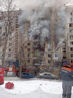 NEWS - Ukraine-Konflikt: Von russischen Angriffen beschädigte Wohnhäuser in Charkiw