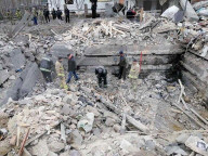 NEWS - Ukraine-Konflikt: Von russischen Angriffen beschädigte Wohnhäuser in Charkiw