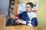 FEATURE - Der 12-jährige Benyamin Ahmed wird durch den Verkauf seiner NFT Bilder reich