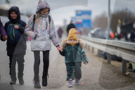 NEWS - Ukraine-Konflikt: Flüchtlinge aus der Ukraine erreichen Polen