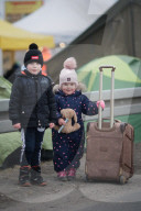 NEWS - Ukraine-Konflikt: Flüchtlinge aus der Ukraine erreichen Polen