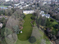 NEWS - Ukraine-Konflikt: Das 48 Millionen Pfund teure Anwesen des Oligarchen Alisher Ousmanov in Highgate, London,