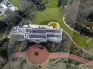NEWS - Ukraine-Konflikt: Das 48 Millionen Pfund teure Anwesen des Oligarchen Alisher Ousmanov in Highgate, London,
