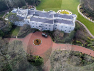 NEWS - Ukraine-Konflikt: Das 48 Millionen Pfund teure Anwesen des Oligarchen Alisher Ousmanov in Highgate, London,