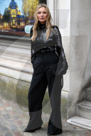 PEOPLE -  Promis bei der Burberry Show in London