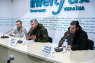 NEWS - Ukraine-Konflikt: Gefangene russische Piloten sprechen an einer Pressekonferenz in Kiew teil,