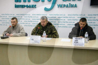 NEWS - Ukraine-Konflikt: Gefangene russische Piloten sprechen an einer Pressekonferenz in Kiew teil,