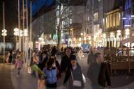 NEWS - Coronavirus: München - Shopping in der Innenstadt trotz steigender Coronazahlen