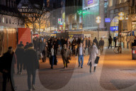 NEWS - Coronavirus: München - Shopping in der Innenstadt trotz steigender Coronazahlen