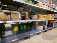 NEWS - Erste leere Regale in den Supermärkten in Hamburg: Kommt es bereits jetzt zu Hamsterkäufen?