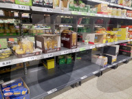 NEWS - Erste leere Regale in den Supermärkten in Hamburg: Kommt es bereits jetzt zu Hamsterkäufen?