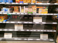 NEWS - Erste leere Regale in den Supermärkten in Hamburg: Kommt es bereits jetzt zu Hamsterkäufen?