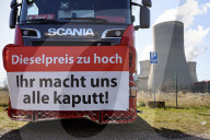 NEWS - LKW-Fahrer protestieren gegen die hohen Spritpreise in Bergheim