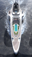 FEATURE -  Gigantische "Gigayacht" mit zwei Hubschrauberlandeplätzen 