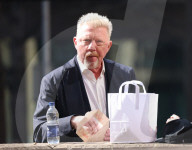 PEOPLE - Verpflegung vor dem Prozess: Beginn des Insolvenzverfahrens gegen Boris Becker in London
