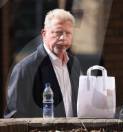 PEOPLE - Verpflegung vor dem Prozess: Beginn des Insolvenzverfahrens gegen Boris Becker in London