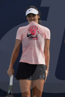 TENNIS - Emma Raducanu trainiert während der Miami Open
