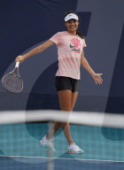 TENNIS - Emma Raducanu trainiert während der Miami Open
