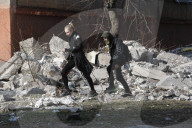 NEWS - Ukraine-Krieg:  Bilder aus der belagerten und völlig zerstörten Stadt Mariupol