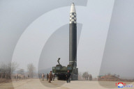 NEWS -  Nordkoreas Führer Kim Jong Un beim Test seiner neuen Interkontinentalrakete