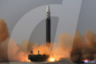 NEWS -  Nordkoreas Führer Kim Jong Un beim Test seiner neuen Interkontinentalrakete