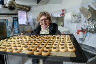 Italian bear removed to sanctuary after bakery break-in takes the biscuit
Authorities in Abruzzo step in to stop Carrito the Marsican bearís increasingly brazen behaviour.