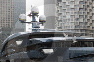 Grants shapps visits seized luxury yacht