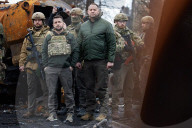 NEWS - Ukraine-Krieg: Der ukrainische Präsident Volodymyr Zelensky besucht die Stadt Bucha