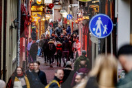 NEWS - Coronavirus: Ist Corona vorbei? Viele Touristen in den Strassen von Amsterdam