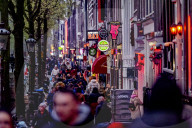 NEWS - Coronavirus: Ist Corona vorbei? Viele Touristen in den Strassen von Amsterdam