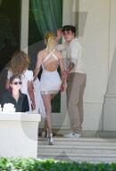 PEOPLE - Frisch verheiratet:  Brooklyn Beckham und Nicole Peltz beim Hochzeitsbrunch