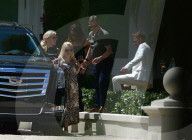 PEOPLE - Frisch verheiratet:  Brooklyn Beckham und Nicole Peltz beim Hochzeitsbrunch