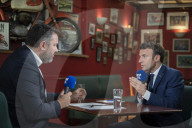 NEWS - Emmanuel Macron im Gespräch mit dem Journalisten Bruce Toussaint auf BFMTV